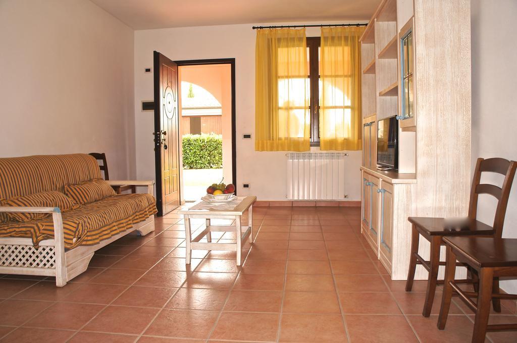 Appartamenti In Residence Villa Santa Maria San Vincenzo Oda fotoğraf