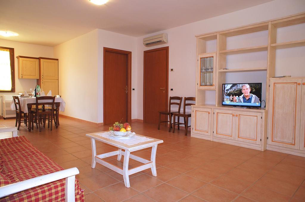 Appartamenti In Residence Villa Santa Maria San Vincenzo Oda fotoğraf